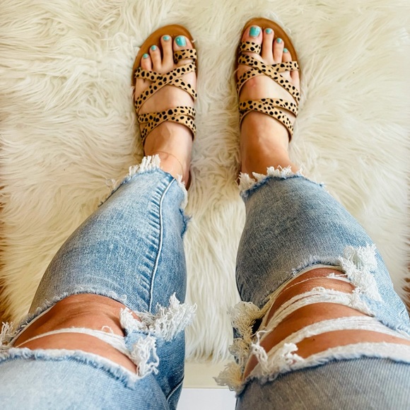 Tan Cheetah Strappy Toe Ring Sandals - Picture 1 of 14